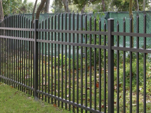 Для дачи ограждение из профильной трубы